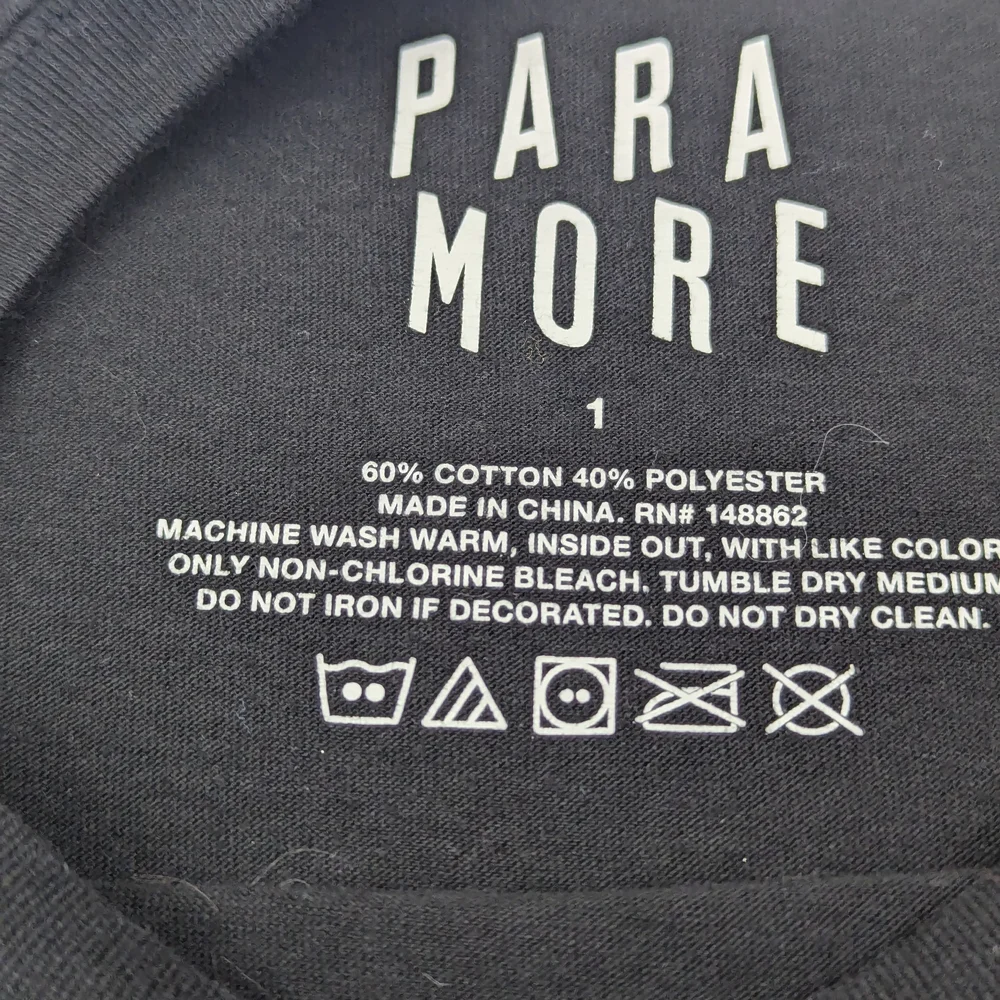 Paramore Black T-shirt with Hayley Williams and band members Size XL